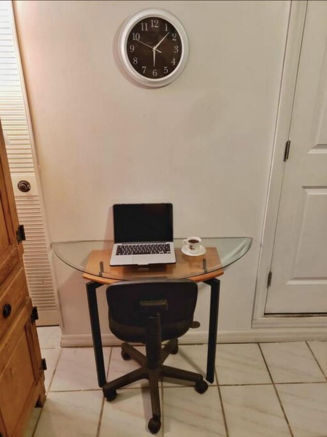 Cozy Queen Bed Studio With 60 Inch Smart Tv, Netflix, Airplay, Mini-Fridge, And 500 Mbps Wifi Near Fiu, Dolphin Mall, Airport 迈阿密 外观 照片