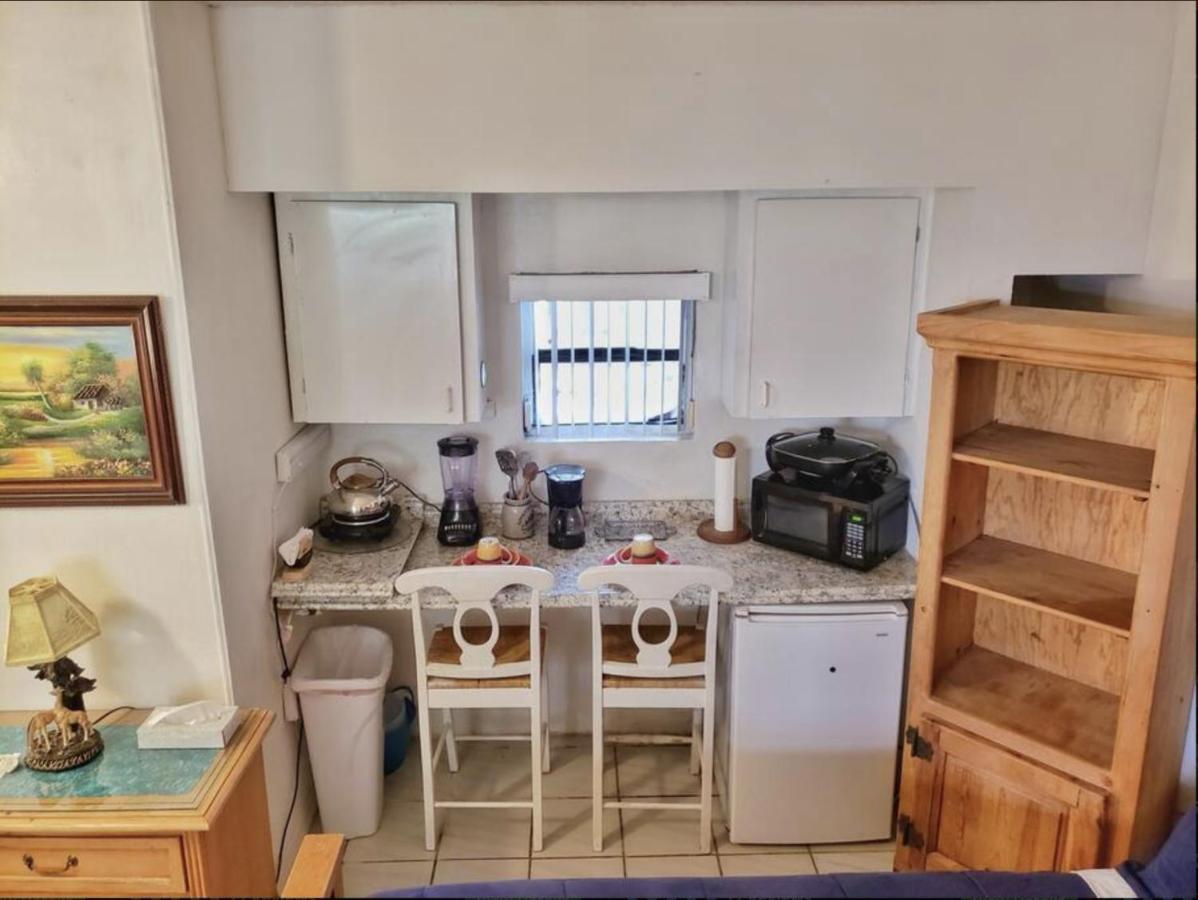 Cozy Queen Bed Studio With 60 Inch Smart Tv, Netflix, Airplay, Mini-Fridge, And 500 Mbps Wifi Near Fiu, Dolphin Mall, Airport 迈阿密 外观 照片