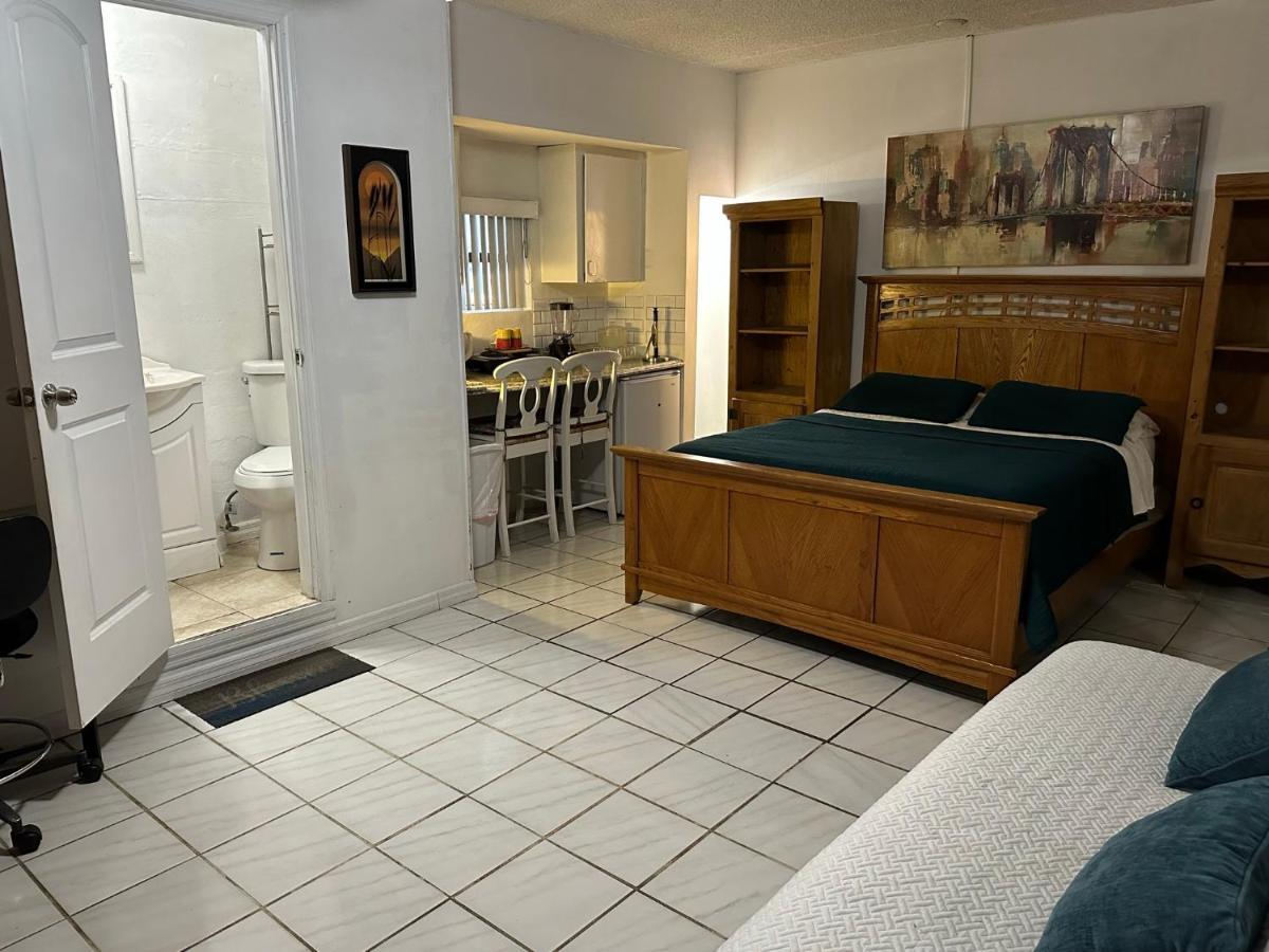 Cozy Queen Bed Studio With 60 Inch Smart Tv, Netflix, Airplay, Mini-Fridge, And 500 Mbps Wifi Near Fiu, Dolphin Mall, Airport 迈阿密 外观 照片